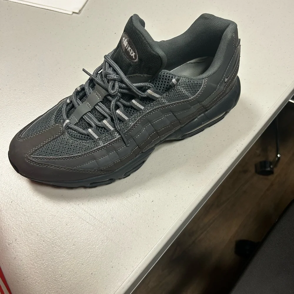 Nike Men’s Air Max 95 Sneaker — Dark Gray/Charcoal